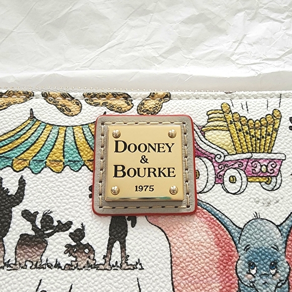 Limited Edition Dumbo Dooney & Bourke Wristlet NWT - Picture 5 of 13